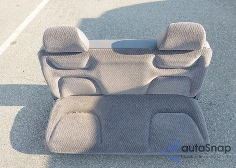 2000 Dodge Grand Caravan Se from USA, damaged, VIN 1B4GP44G9YB753211